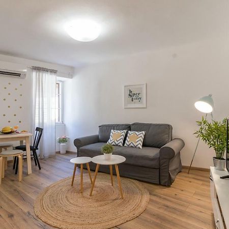 Central New Apartment Nonna Mara روفينج المظهر الخارجي الصورة